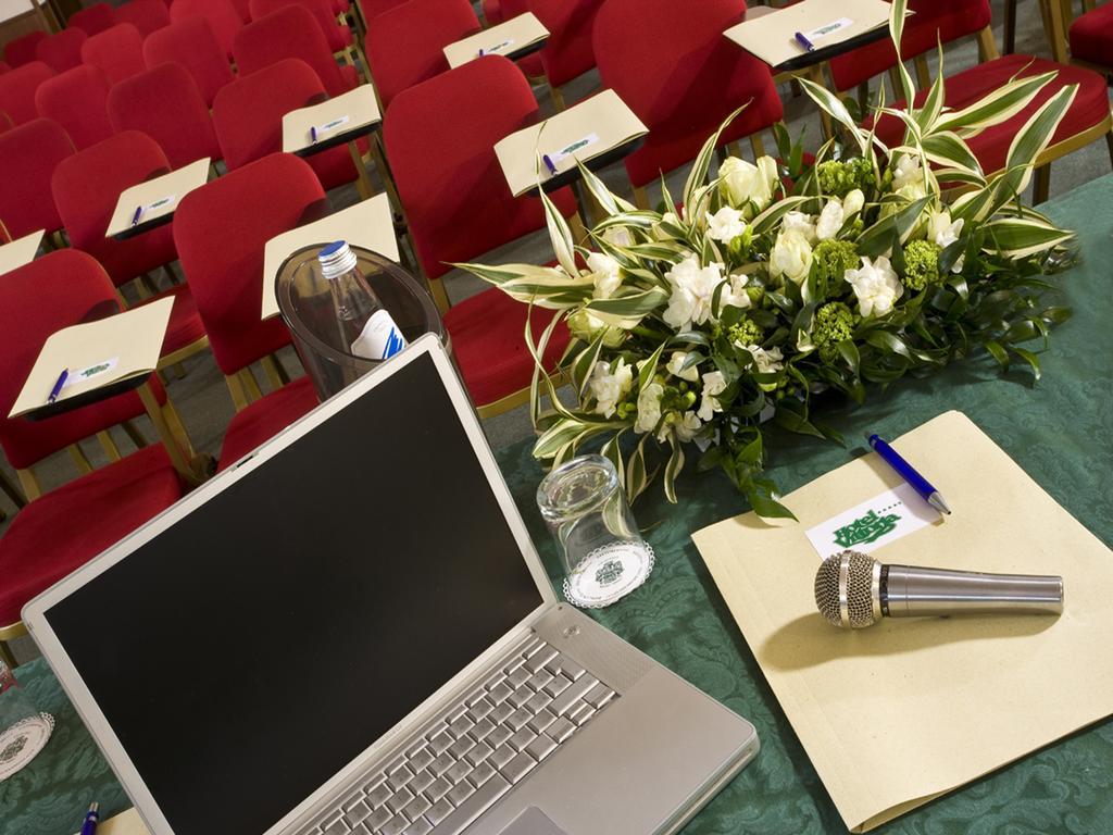 Hotel Vittoria Pesaro Exterior photo A conference room